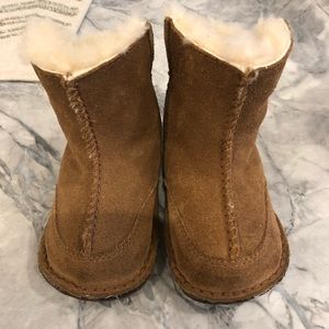 Baby UGG boots size S